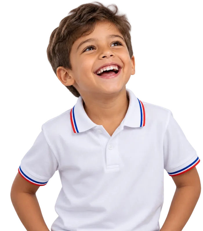 Criança do 1º ano sorrindo